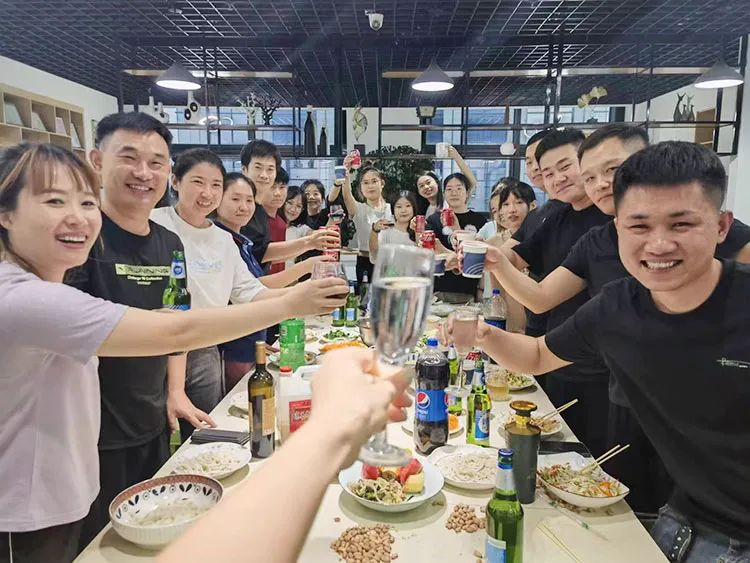 滄州智博十八周年團(tuán)建活動(dòng)--風(fēng)華歲月，感恩同行